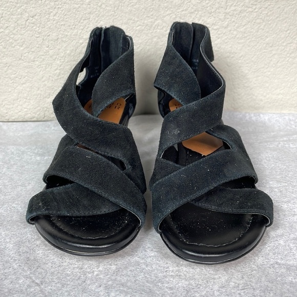 New Donald Pliner Vela Black Suede Criss Cross Strappy Sandals Low Wedge Sz 7 - Picture 3 of 12